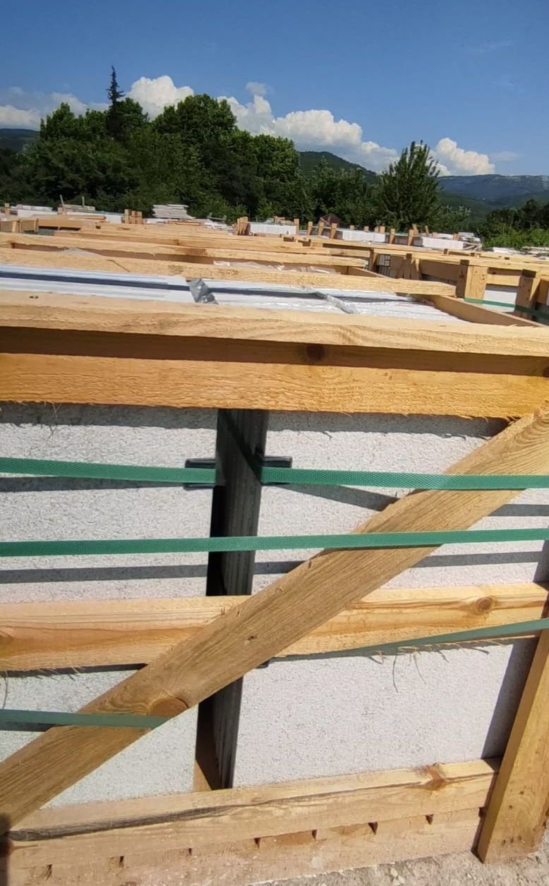 Rustik Yeşil Kumlamalı Mermer 